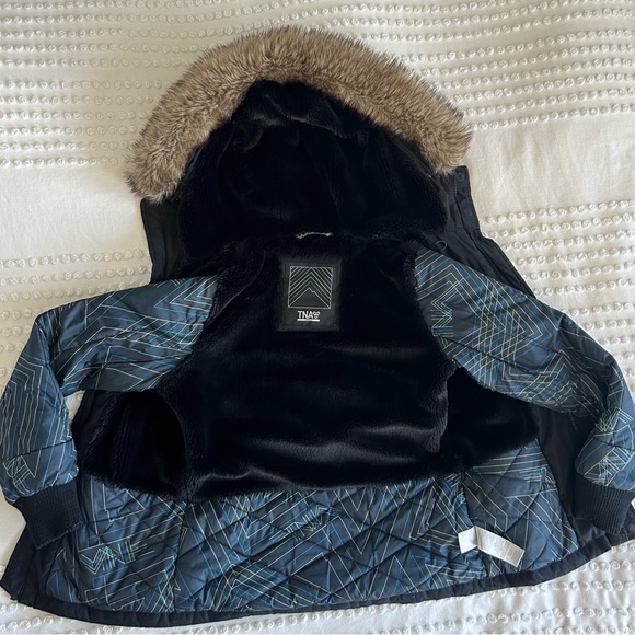 TNA Short Parka - Picture 2 of 7